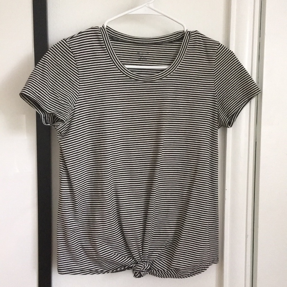 Madewell front knot tee shirt